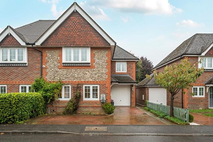 4 Bedroom Semi-Detached House To Rent In Chartridge, Chesham, HP5