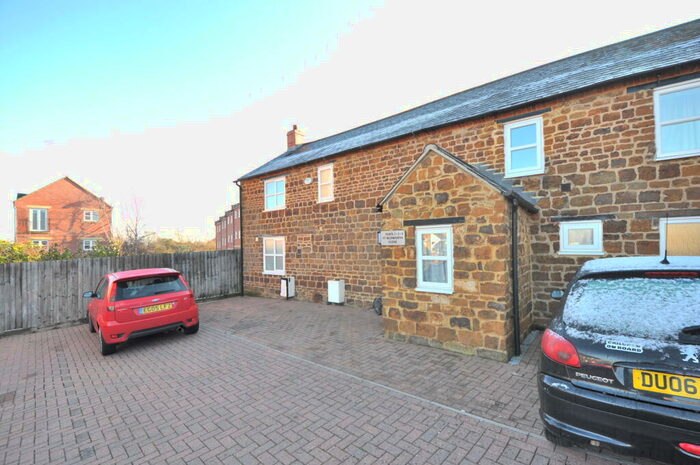 1 Bedroom Flat To Rent In Blisworth Close, Northampton, NN4