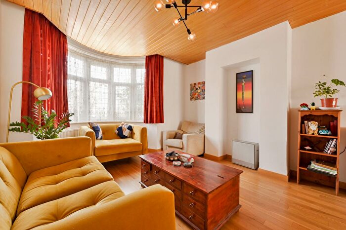 5 Bedroom Terraced House For Sale In Cecil Road, North Acton, London, W3