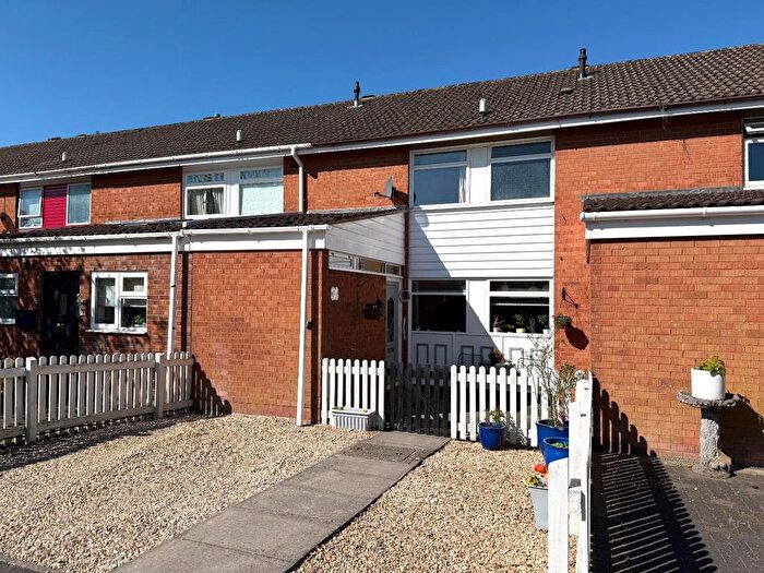 3 Bedroom Terraced House For Sale In Helyar Close, Glastonbury, BA6