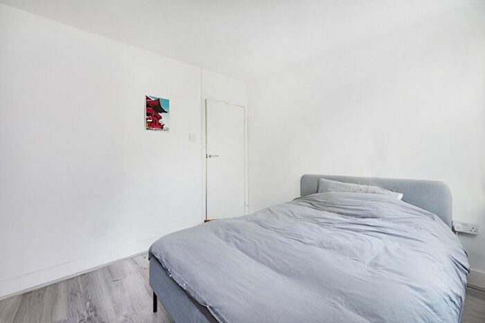 2 Bedroom Flat To Rent In Brick Lane, Liverpool Street, E1