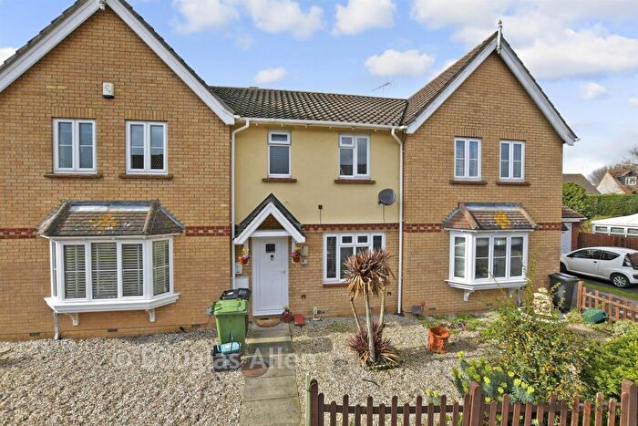 3 Bedroom Terraced House For Sale In Carlyle Gardens, Wickford, Essex, SS12