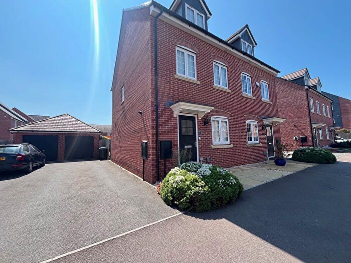 3 Bedroom Detached House To Rent In Trussell Way, Cawston, Rugby, Warwickshire, CV22