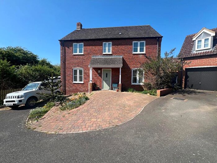 4 Bedroom Detached House For Sale In The Ride, Desborough, NN14