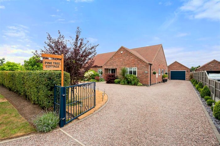 3 Bedroom Bungalow For Sale In North Road, Tattershall Thorpe, Lincoln, LN4