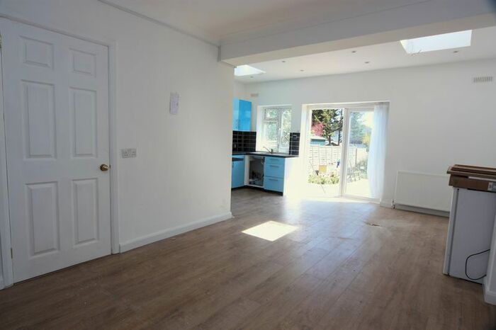 3 Bedroom Semi-Detached House To Rent In Killowen Avenue, Northolt, UB5