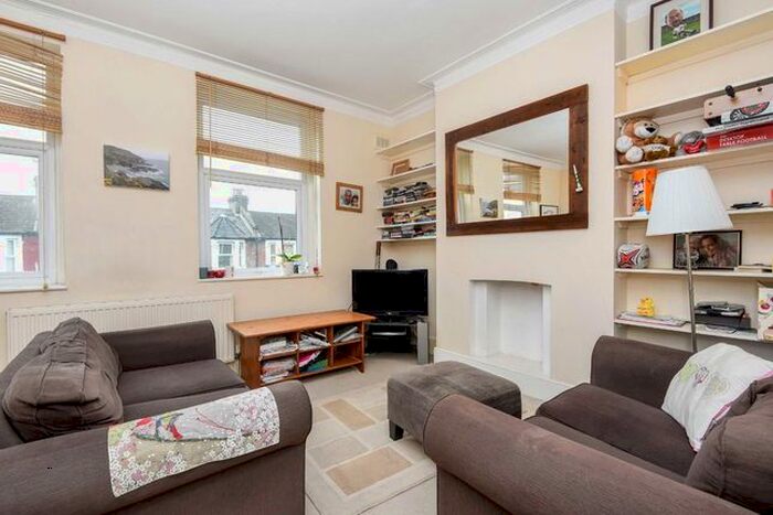 1 Bedroom Flat To Rent In Garratt Lane, London, SW18