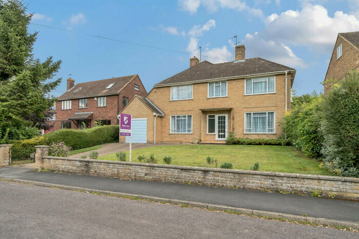 3 Bedroom Detached House For Sale In Manor Road, Wantage, Oxfordshire, OX12