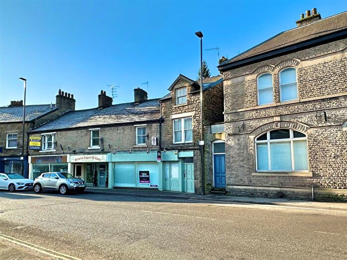 2 Bedroom Flat For Sale In Market Street, High Peak, SK23