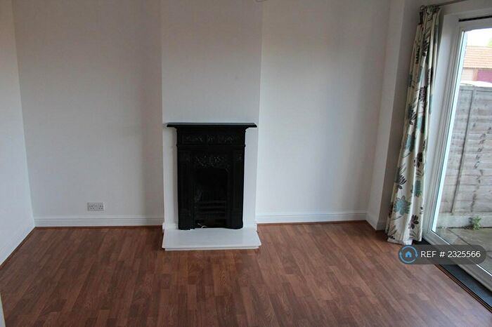 1 Bedroom End Of Terrace House To Rent In Bramber Court, Slough, SL1