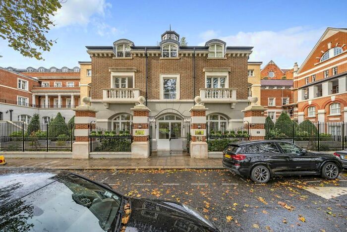 3 Bedroom Flat To Rent In Vincent Square, Westminster, London, SW1P