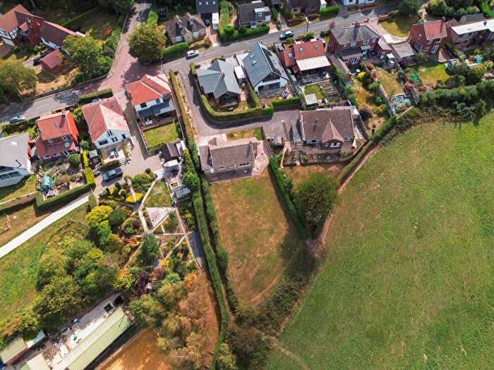 2 Bedroom Detached Bungalow For Sale In Stonehaven, Cone Lane, Silkstone Common, S75