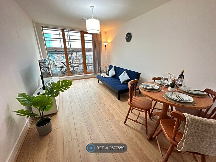 1 Bedroom Flat To Rent In Dyche Street, Manchester, M4