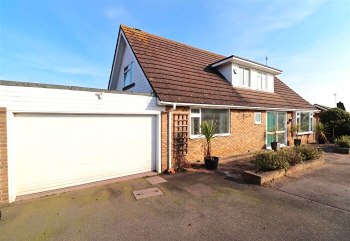 3 Bedroom Bungalow For Sale In Firtree Close, Bexhill-On-Sea, TN39
