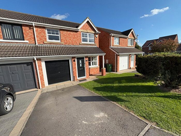 3 Bedroom Semi-detached House For Sale In Chaffinch Close, Hartlepool, TS26