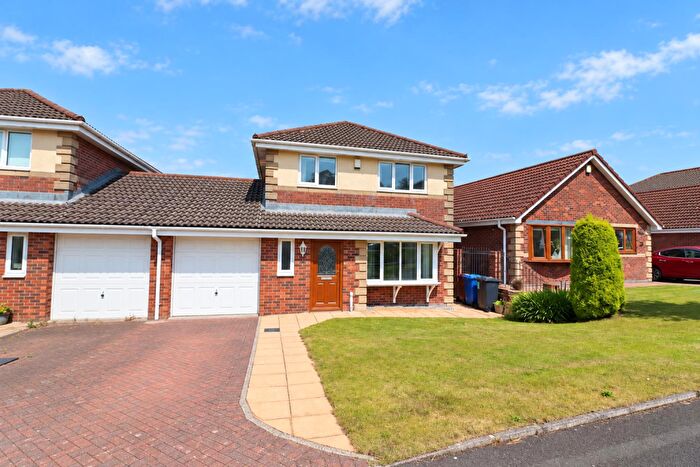 3 Bedroom Detached House To Rent In Northumberland Close, Darwen, BB3