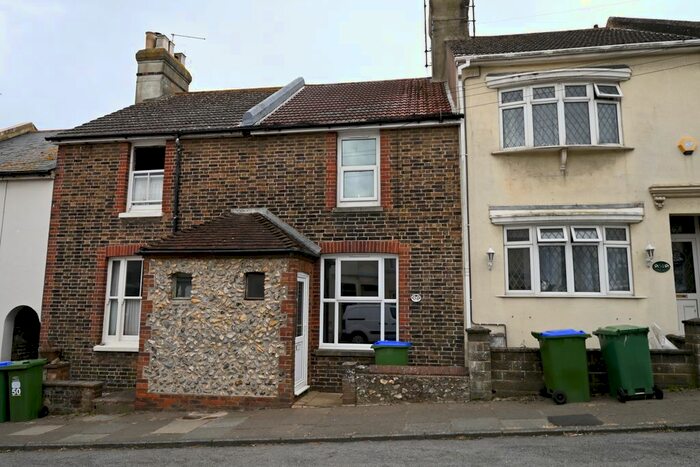 3 Bedroom Terraced House To Rent In Lawes Avenue, Newhaven, BN9