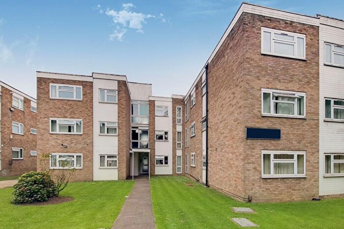 2 Bedroom Flat To Rent In London Road, Stanmore, HA7