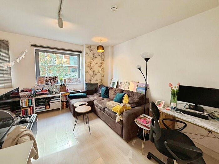 1 Bedroom Flat To Rent In Manor Mills, Ingram Street, Leeds, West Yorkshire, LS11