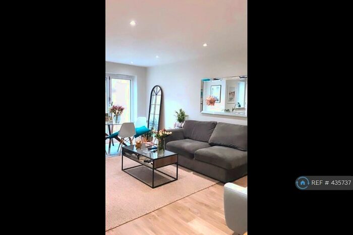 4 Bedroom Semi-Detached House To Rent In Cleeve Mews, Bristol, BS16