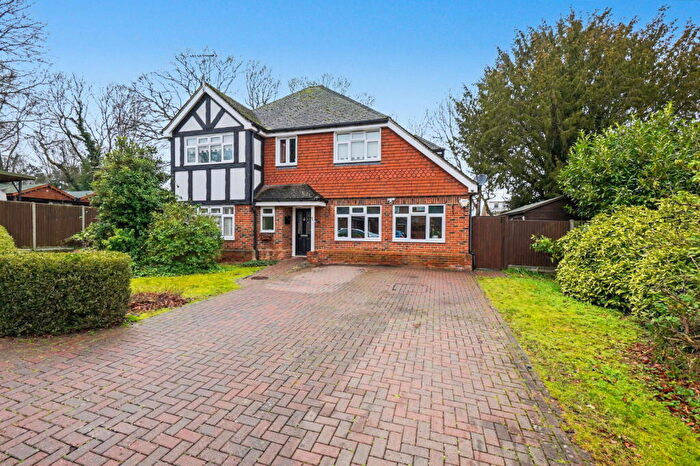 5 Bedroom Detached House For Sale In Pattens Close, Chatham, ME4