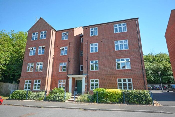 2 Bedroom Flat To Rent In Wenlock Drive, West Bridgford, Nottingham, Nottinghamshire, NG2