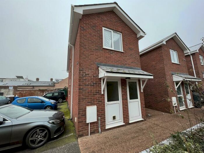 2 Bedroom Maisonette To Rent In Dolphin Court, Fore Street, Cullompton, EX15