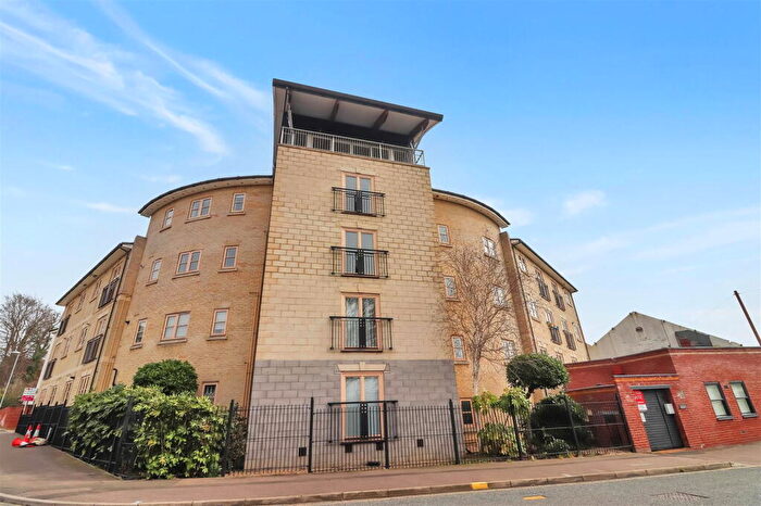 2 Bedroom Town House To Rent In Lower Clarence Road, Norwich, NR1