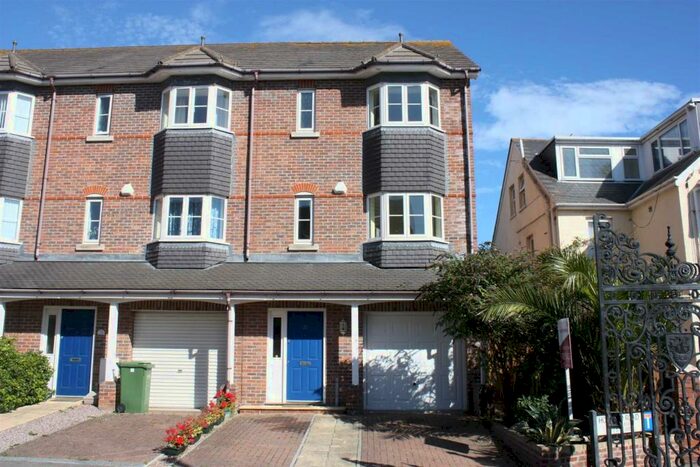 4 Bedroom Town House To Rent In ***let Agreed**, DT4