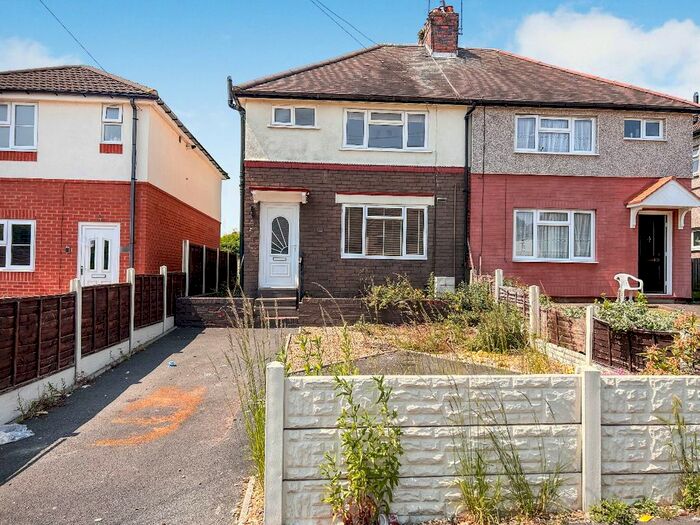 3 Bedroom Semi-Detached House To Rent In Blewitt Street, Pensnett, Brierley Hill, DY5
