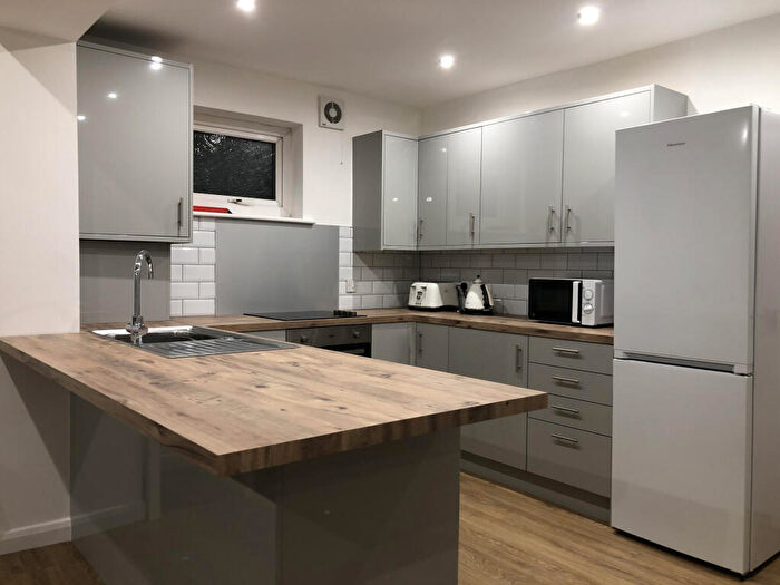 6 Bedroom House To Rent In Langdale Avenue, Leeds, LS6