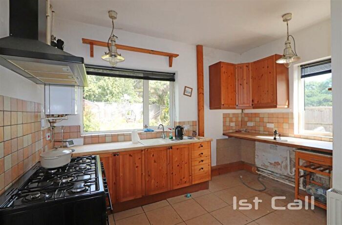 3 Bedroom Chalet For Sale In York Road, Southend-On-Sea, SS1
