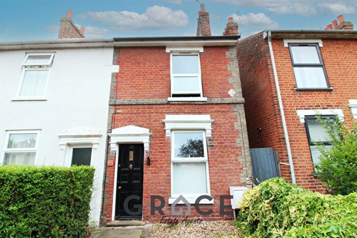3 Bedroom Semi-Detached House For Sale In North Hill Road, Ipswich, IP4