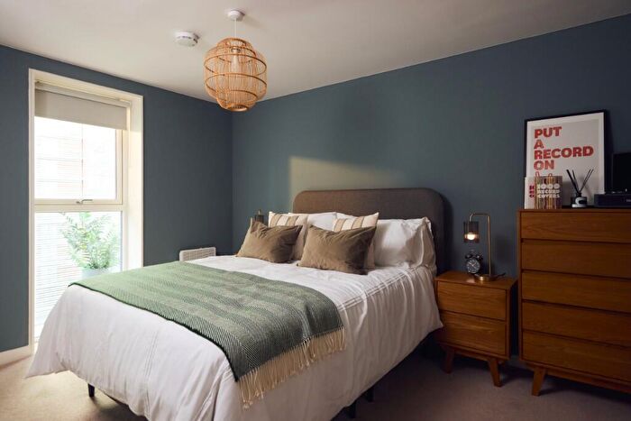 2 Bedroom Apartment To Rent In Chapel Wharf, Manchester, M3