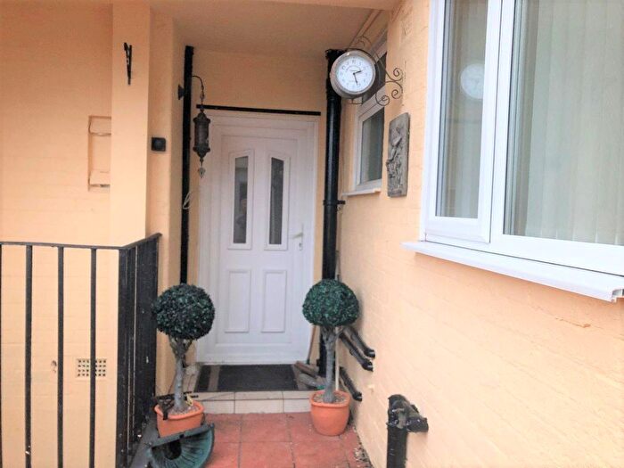 2 Bedroom Flat To Rent In Minster Court, Liverpool, L7
