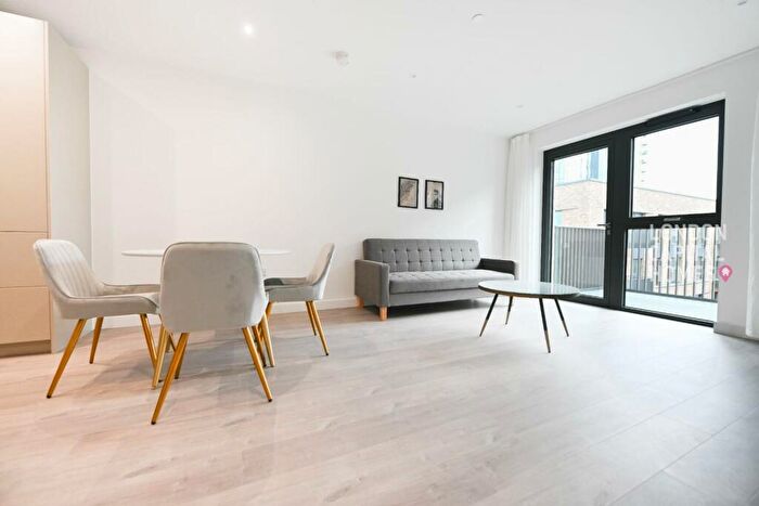 1 Bedroom Apartment To Rent In Scarlet Court, Damsel Grove, London, N4