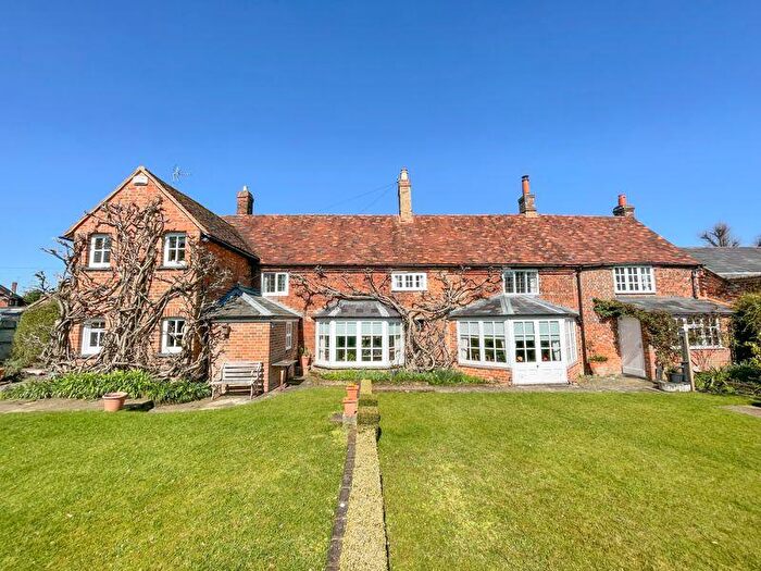 5 Bedroom Character Property For Sale In Aylesbury Road, Wing, LU7