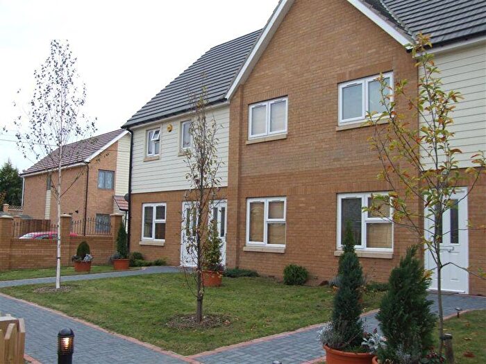4 Bedroom Terraced House To Rent In Albert Gardens, Luton, LU1