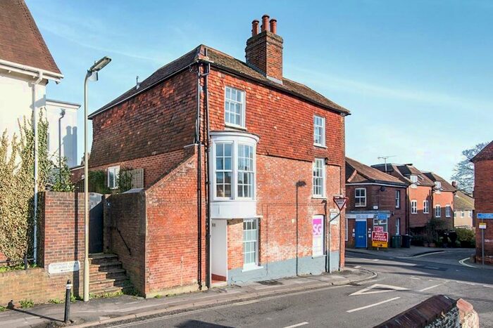 2 Bedroom Flat To Rent In St. Cross Road, Winchester, Hampshire, SO23