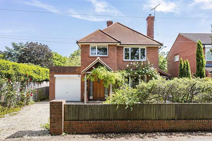 3 Bedroom Detached House For Sale In Surley Row, Emmer Green, Reading, RG4