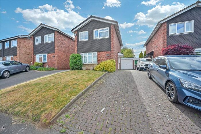 3 Bedroom Link Detached House For Sale In Penkvale Road, Stafford, Staffordshire, ST17