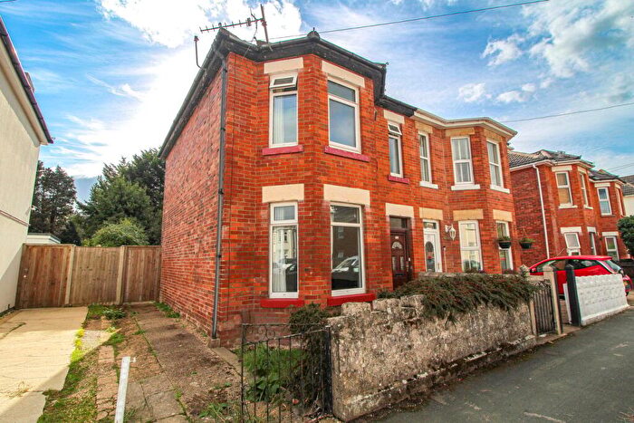 3 Bedroom Semi-Detached House For Sale In Capstone Road, Bournemouth, BH8