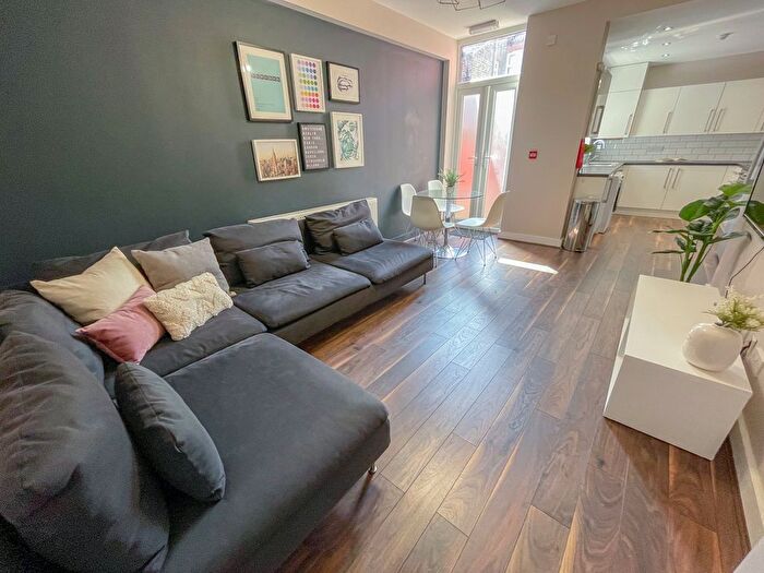 5 Bedroom Property To Rent In Ingrow Road, L6