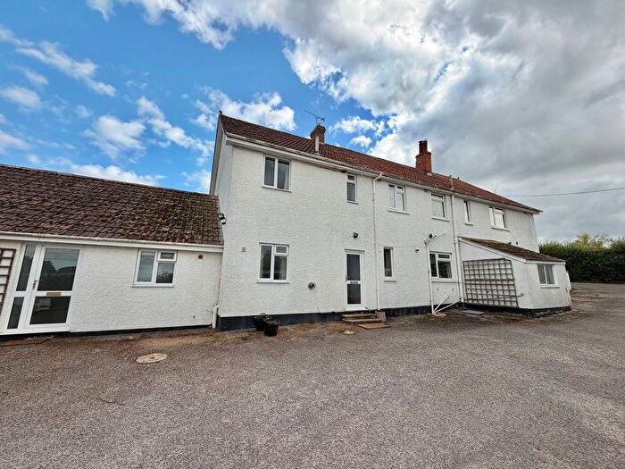 7 Bedroom Farmhouse To Rent In West Buckland, Wellington, TA21
