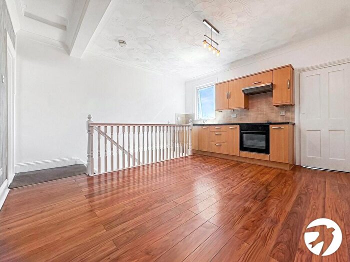 1 Bedroom Flat To Rent In Bryant Road, Rochester, Kent, ME2