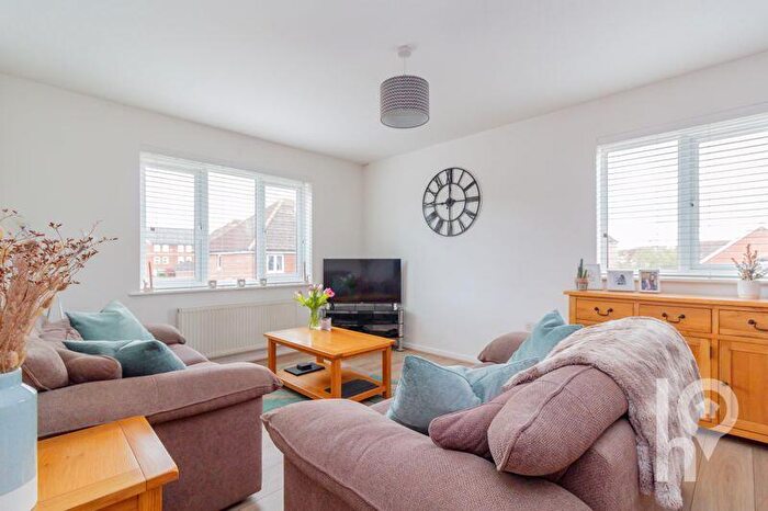 2 Bedroom Flat For Sale In Limehouse Court, Great Easthall, ME10