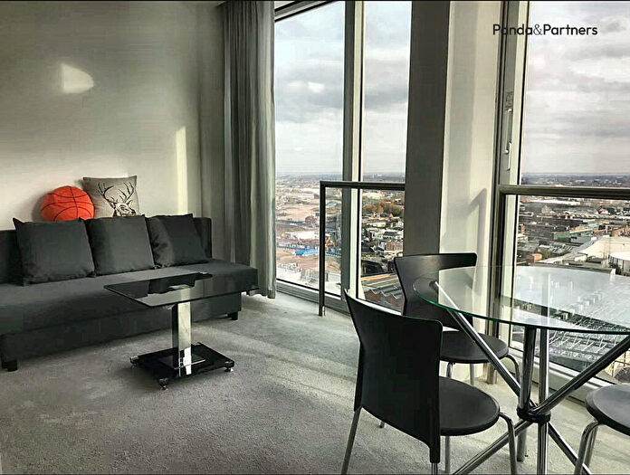 Apartment For Sale In The Rotunda, New Street, Birmingham, B2