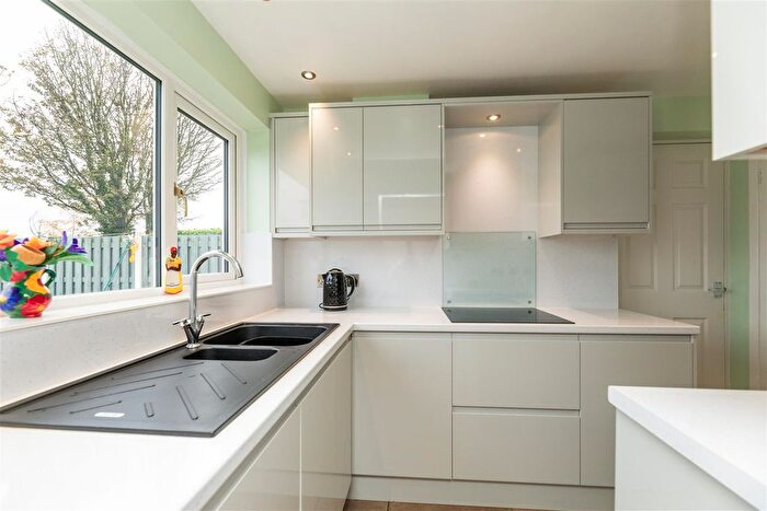 3 Bedroom Semi-Detached House For Sale In Cross House Road, Grenoside, Sheffield, S35