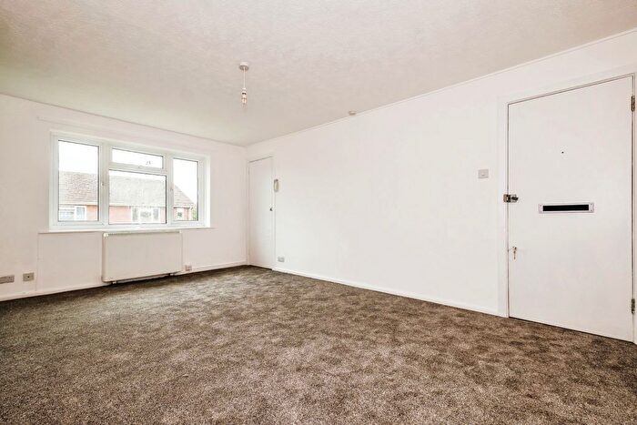 1 Bedroom Flat For Sale In Middle Road, Lancing, West Sussex, BN15