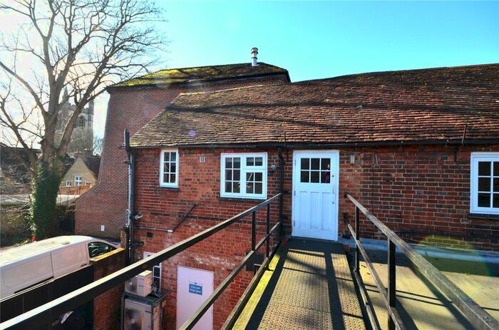 2 Bedroom Flat To Rent In West Street, Farnham, Surrey, GU9